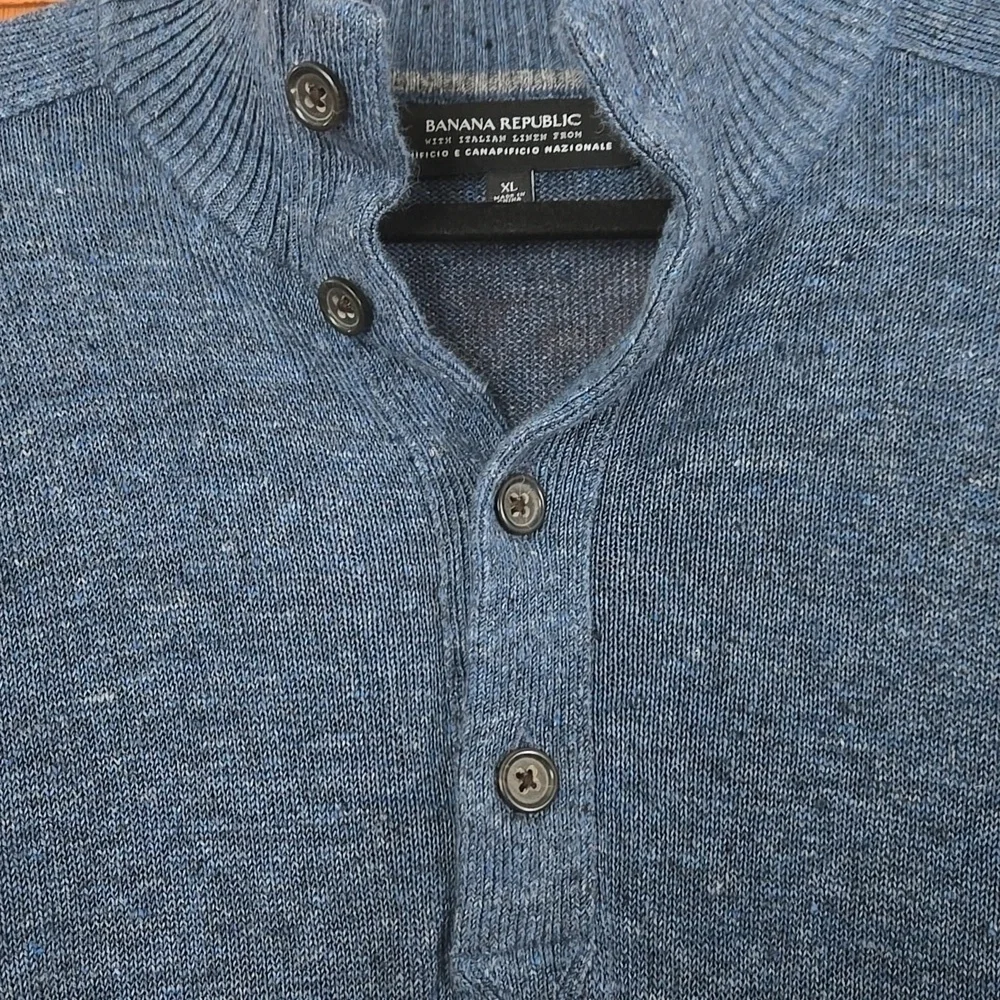 X-LARGE Dark Blue/Navy Italian Linen Button Mock Pullover From Banana Republic
